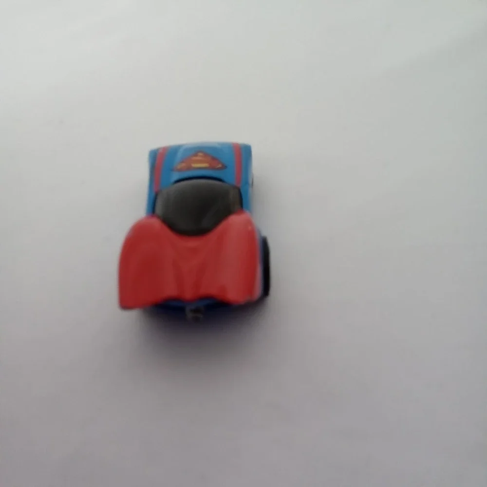 Hot Wheels Superman DC Comics Diecast Character Car Blue Red Cape Mattel W4511